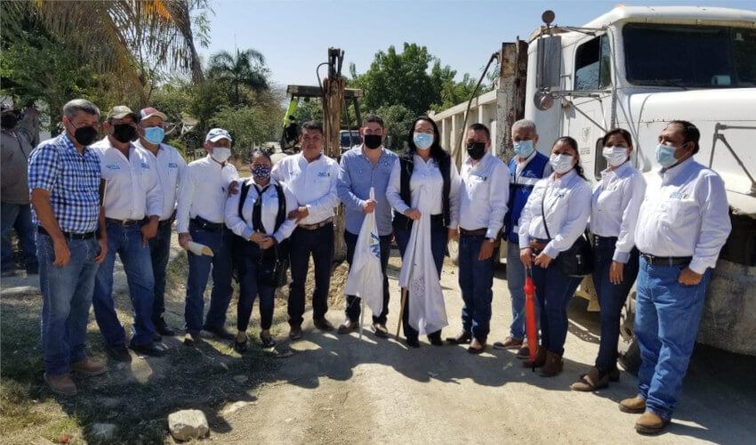 Inicio de obra de pavimentación, banquetas, guarniciones y alumbrado público en la calle Guanajuato del Ejido Nuevo Morelos