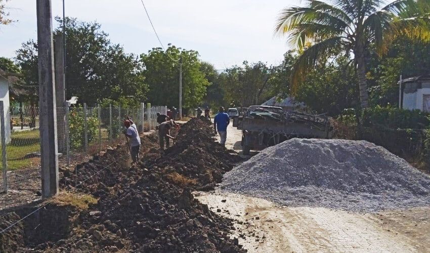 Construcción de banquetas y guarniciones en la calle Chihuahua del Ejido Nuevo Morelos